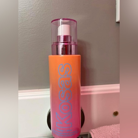 KOSAS
Plump + Juicy Vegan Collagen + Probiotic Spray-On Serum - Picture 2 of 3